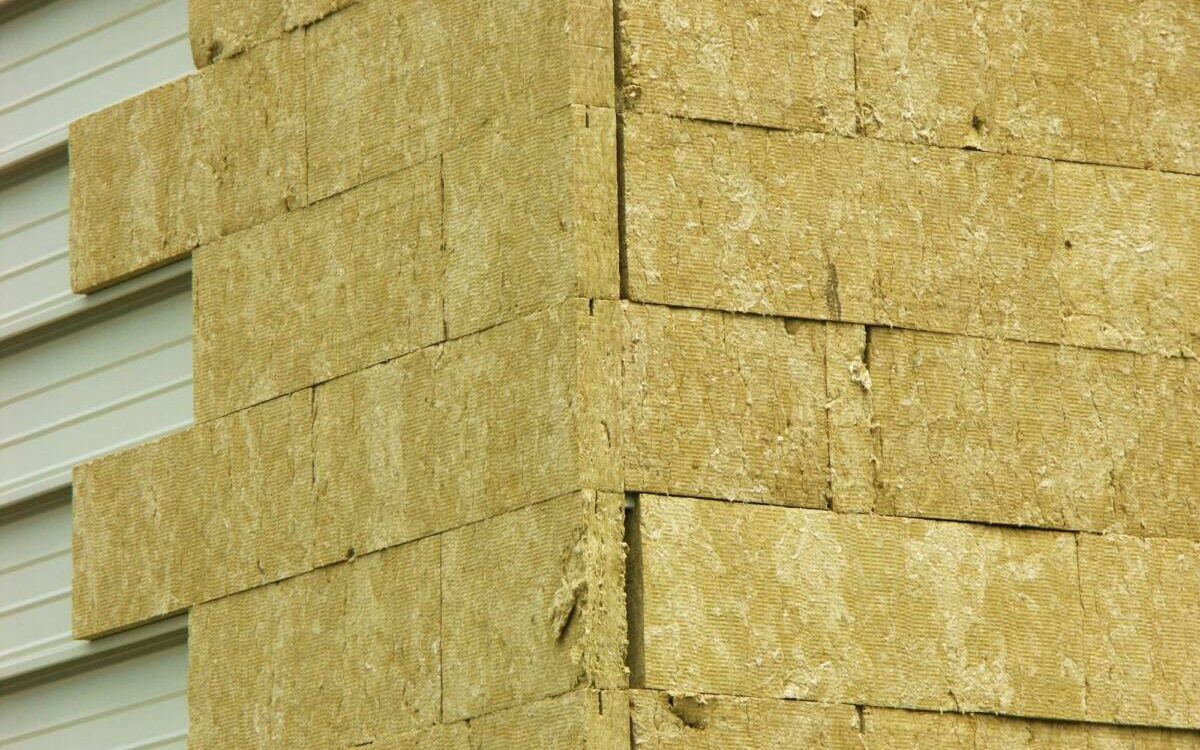 Pourquoi la laine de roche est id&eacute;ale pour isoler pr&egrave;s d&rsquo;une route passante ? Pfastatt